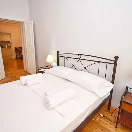 Traditional House With Ivy Garden Corfu (city)