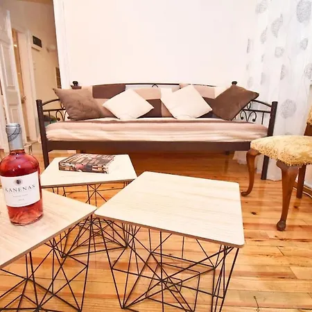 Appartement Traditional House With Ivy Garden *