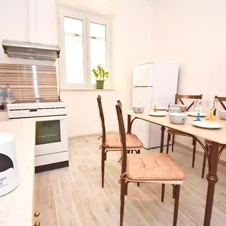 Traditional House With Ivy Garden * Corfu (city)