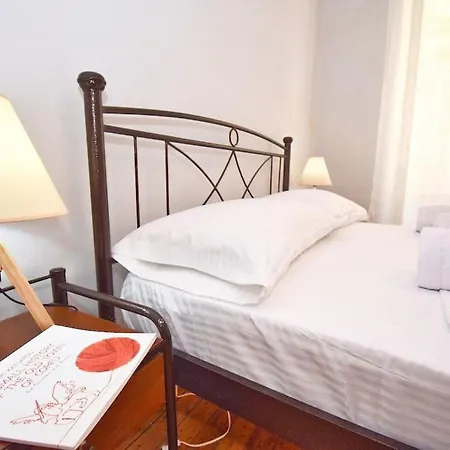 Traditional House With Ivy Garden Corfu (city)